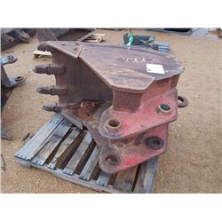 ESCO EXCAVATOR BUCKET - 30" W/ TEETH & SIDE CUTTERS