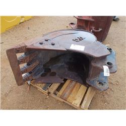 24" TAG EXCAVATOR BUCKET W/TEETH & SIDE CUTTERS