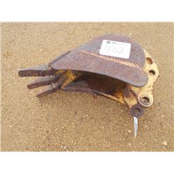 JOHN DEERE 12" BUCKET