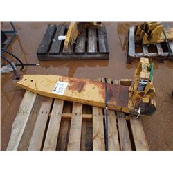 JOHN DEERE QUICK HITCH DRAW BAR, FITS SCRAPER