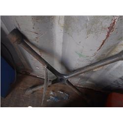 LUG WRENCH, FITS TRUCK TRACTOR