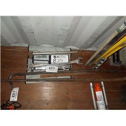 MISC SIZE WRENCH & PRY BARS