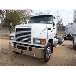 2015 MACK CHU613 PINNACLE TRUCK TRACTOR, VIN/SN:1M1AN07Y9FM017706 - T/A, 445 HP MACK MP8 ENGINE, MAC
