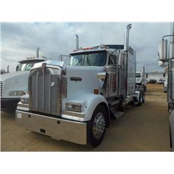 2005 KENWORTH W900L TRUCK TRACTOR, VIN/SN:1XKWDB9X453052893 - 550 HP C15 CAT DIESEL ENGINE, 13 SPD T