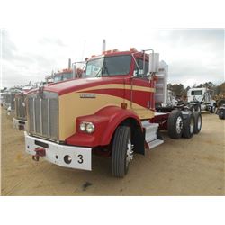 2006 KENWORTH T800B TRUCK TRACTOR, VIN/SN:1NKDX40X66R111124 - TRI-AXLE, 450HP ISX CUMMINS ENGINE, 13