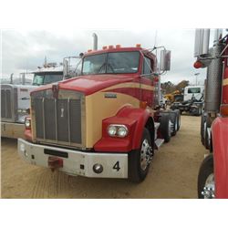 2006 KENWORTH T800B TRUCK TRACTOR, VIN/SN:1NKDX40X86R111125 - TRI-AXLE, 450 HP ISX DIESEL ENGINE, 18