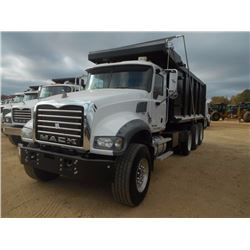 2007 MACK CTP 713 DUMP TRUCK, VIN/SN:1M2AT04C57M005581 - TRI-AXLE, 405HP MACK MP 7 DIESEL ENGINE, T3