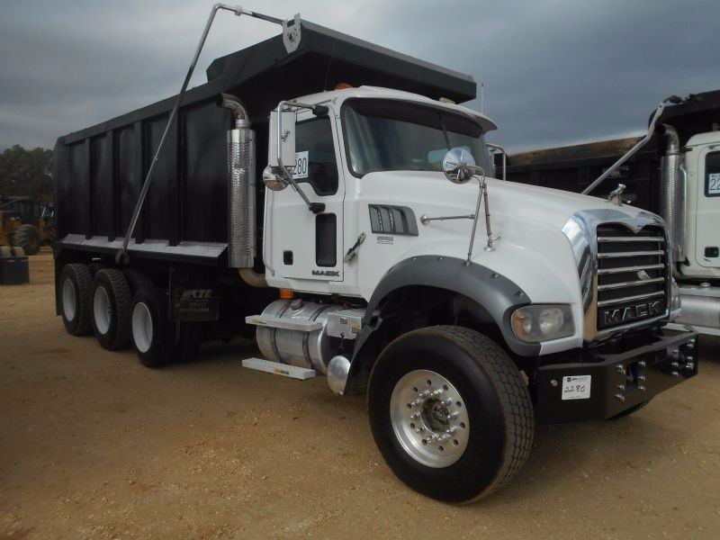 2007 MACK CTP 713 DUMP TRUCK, VIN/SN:1M2AT04C57M005581 - TRI-AXLE ...