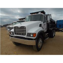 2006 MACK CV713 DUMP TRUCK, VIN/SN:1M2AG11Y06M045270 - MACK AMI-370 ENG, 8LL TRANS, ENGINE BRAKE, 16