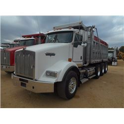 2005 KENWORTH T800 DUMP TRUCK, VIN/SN:1XKDDU9X65J090452 - TRI-AXLE, 430 HP CAT C13 ACCENT ENG, 10 SP