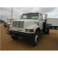 1998 INTERNATIONAL 4800 FLATBED TRUCK, VIN/SN:1HTSEAAN3WH516554 - S/A, IHC DT466E DIESEL ENGINE, 6 S