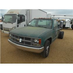1994 CHEVROLET 3500 CAB & CHASSIS, VIN/SN:1GBJC34K6RE180212 - GAS ENGINE, AUTO TRANS, ODOMETER READI