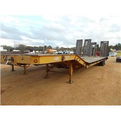 1990 CLARK LBT 30 CONVENTIONAL LOWBOY, VIN/SN:1CD2L4025LA004083 - T/A, 9' 6" WIDE, 40' LONG, DOVETAI