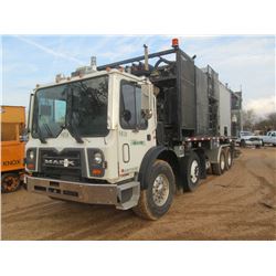 2008 MACK MRU613 STRIPER TRUCK, VIN/SN:1M2AV04C78M001365 - TRI-AXLE, THERMOPLASTIC ROAD STRIPER, SUP