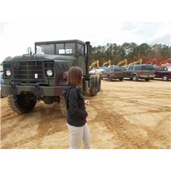 AM GENERAL TRUCK TRACTER, VIN/SN:C53102308 - 6X6, DIESEL ENGINE, A/T, 11.00R20 TIRES, METER READING 