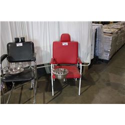 RED/WHITE FIRST AID CHAIR