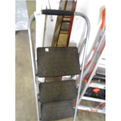 Costco 3 Stepladder