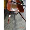 Image 1 : Red Wheelbarrow