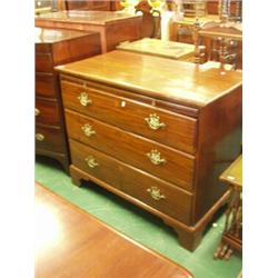 Georgian mahogany three drawer chest of drawe…