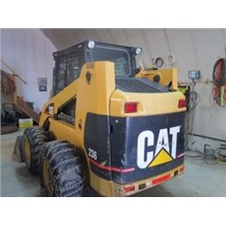 CAT 236 SKID STEER
