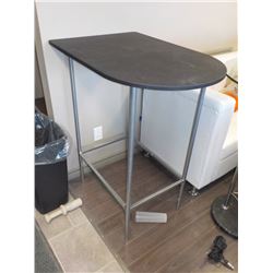 HIGH TOP BLACK WORK TABLE