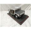 Image 3 : MAISTO HUMMER HARD TOP DIE CAST MODEL ON STAND