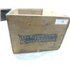 Image 2 : VINTAGE WOOD FRUIT CRATE  PRIMITIVE DIGIORGIO