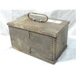 RARE ANTIQUE DOUBLE DOOR DOVETAIL PRIMITIVE BOX