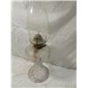 Image 2 : ANTIQUE KEROSENE OIL LAMP LIGHT GLASS LANTERN