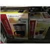 Image 2 : GROUP OF 5 SUNBEAM  SMALL KITCHEN APPLIANCES - COFFEE MAKER, BLENDER, KETTLE, MEAT GRINDER & IRON