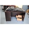 Image 2 : 3 ASSORTED DESKS