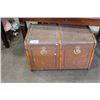 Image 1 : ANTIQUE SHIPPING TRUNK