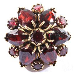 Excellent 10k Gold & Red Garnet Cocktail Ring