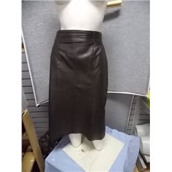 SKIRT - BLACK/DARK BROWN - LEATHER WITH SLIT AT BACK