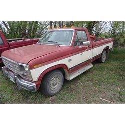 1986 Ford F-150 pickup truck running