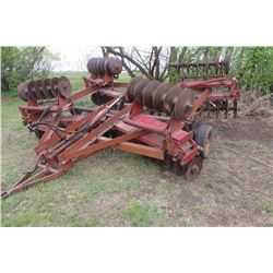 IHC Model 480 tandem disc 20ft