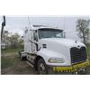 Image 1 : 2004 Mack highway tractor