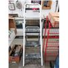 Image 1 : 4.5 Foot step ladder - used