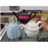 Image 1 : 3 Collectible teapots