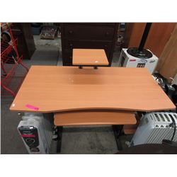 Computer desk with keyboard tray - used