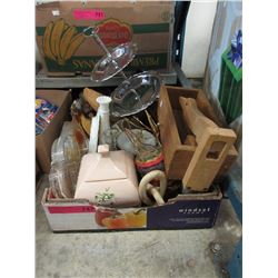 Box lot of used household & decorative goods