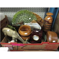 Box of decorative household goods