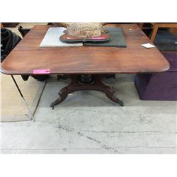 Duncan Phyfe mahogany drop leaf table