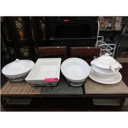 4 Pieces of ceramic serving ware - like new