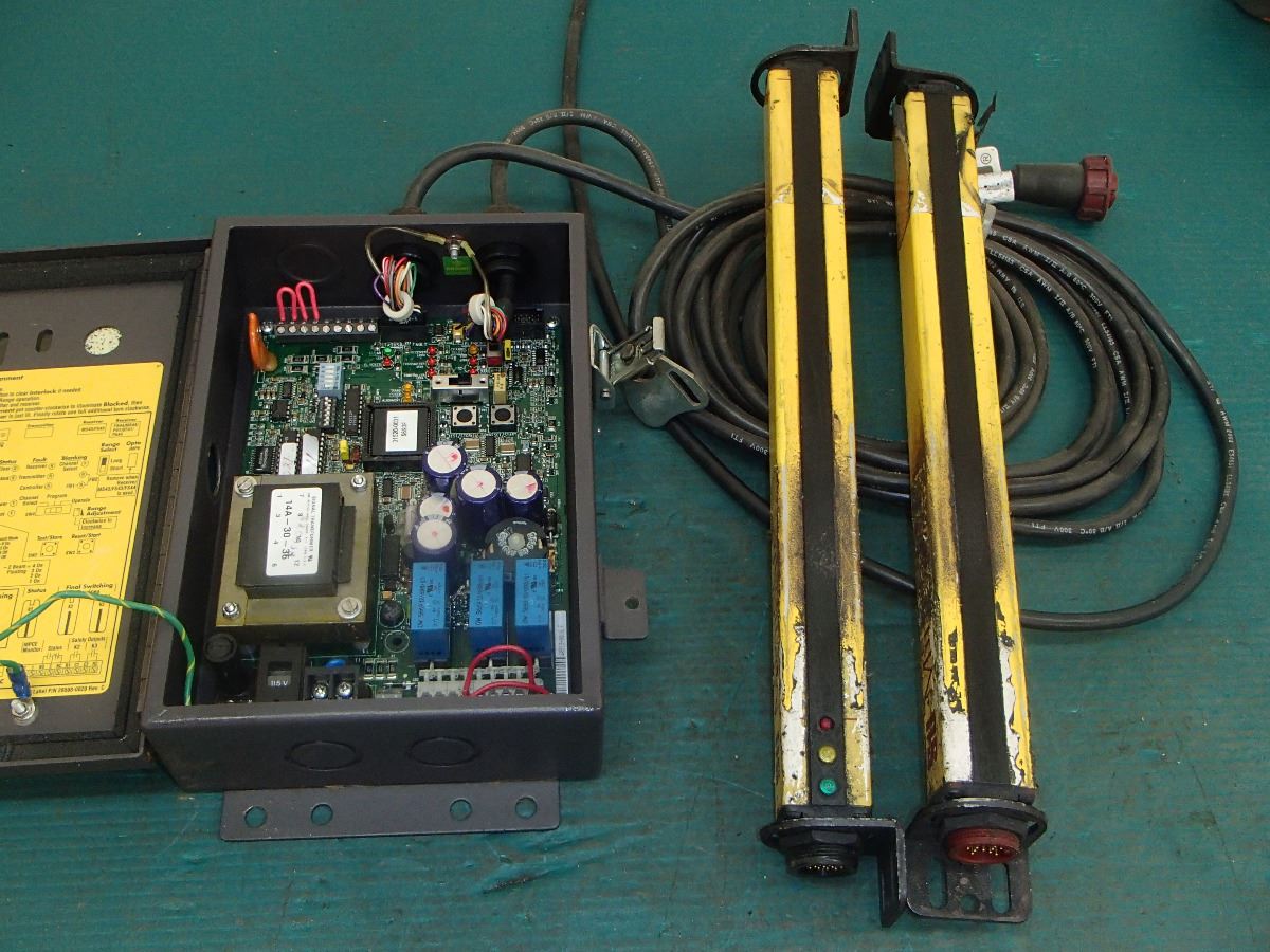 STI MiniSafe Light Curtain Controller With Receiver and Transmitter
