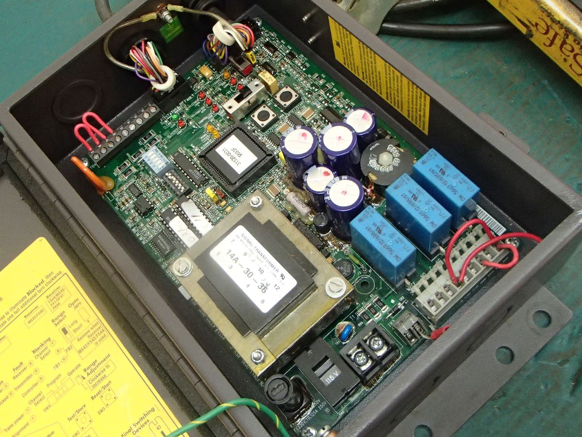 STI MiniSafe Light Curtain Controller With Receiver and Transmitter