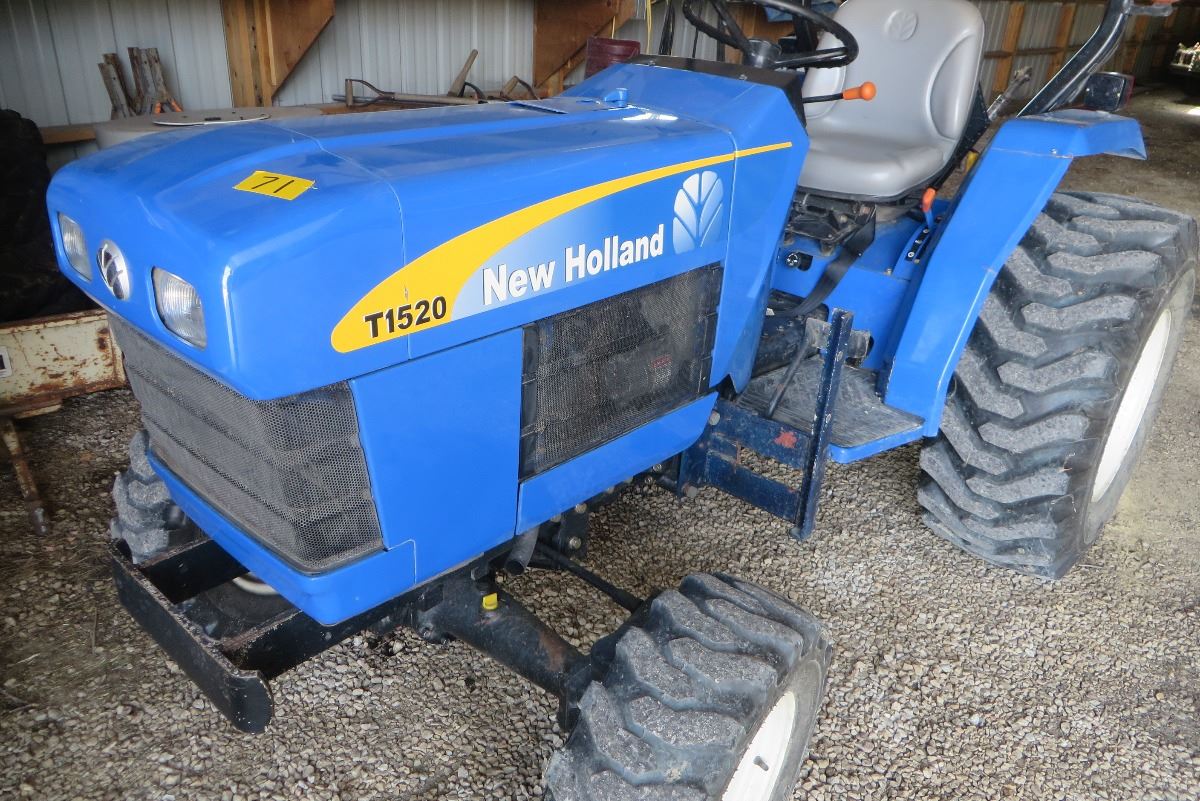 New Holland model T1520, Fawn, p.s. 3pth, two stage 540 pto, 15.5 x 19.