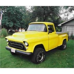 1957 CHEVROLET SHRORTBED STEPSIDE