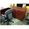 Image 2 : MAHOGANY FLUTED EDGE U-SHAPE OFFICE SUITE WITH DESK, CREDENZA AND BRIDGE