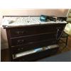 Image 2 : Early 4 Drawer Sheraton Dresser